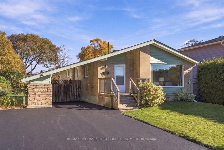 Property Photo:  867 Chapleau Drive  ON L1W 1P6 