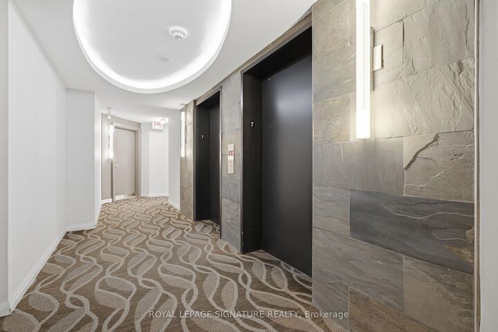 Property Photo:  228 Queens Quay N/A W 701  ON M5J 2X1 