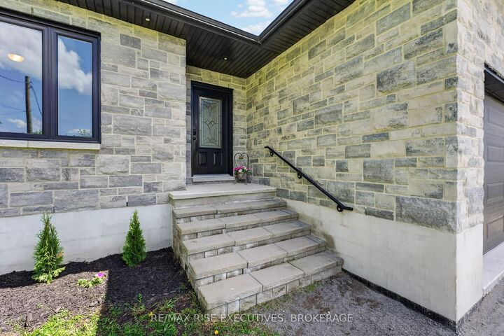 Property Photo:  115 Hellen Street  ON K0H 2N0 