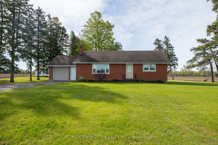 Property Photo:  522 Ellis Avenue  ON N3T 5L5 