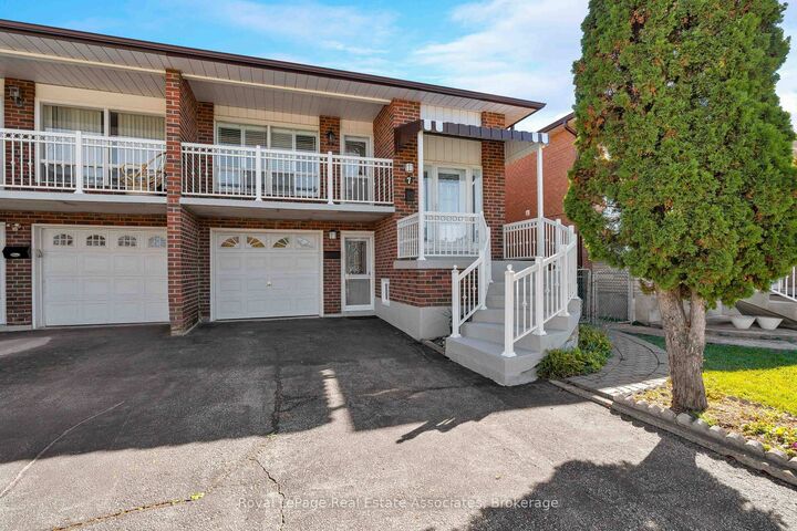 Property Photo:  7 Capstan Court  ON M3L 2M9 