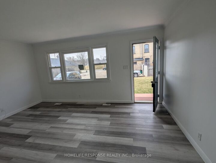 Property Photo:  103 Water Street S 1/2  ON N1R 3E1 