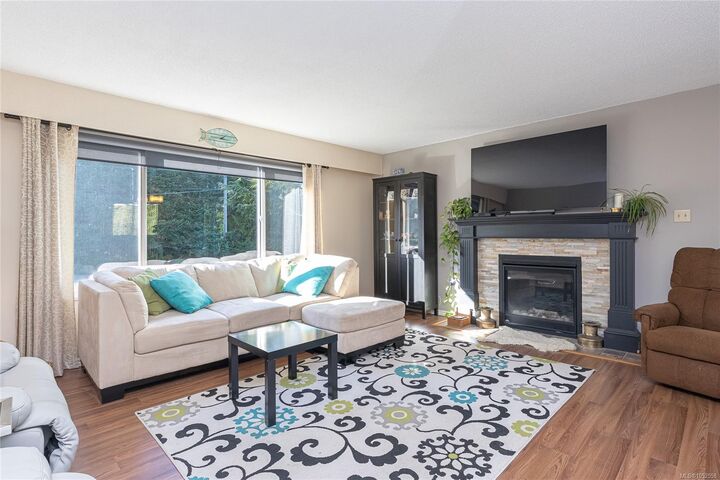 Property Photo:  1650 Yeo St  BC V9P 9C7 