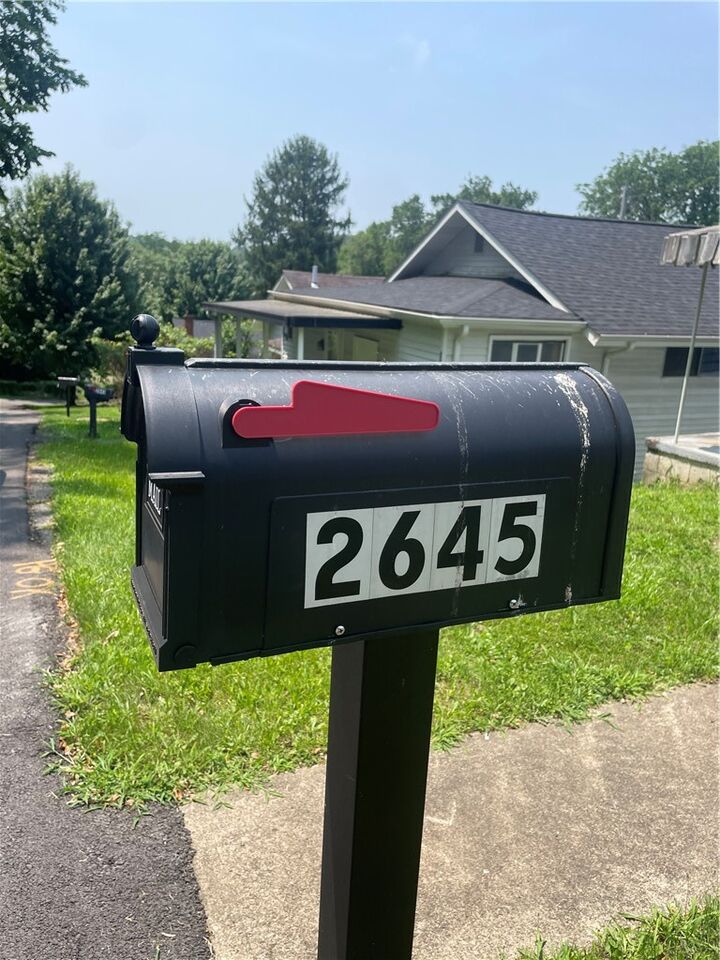 Property Photo:  2645 Woodlawn Dr  PA 15146 