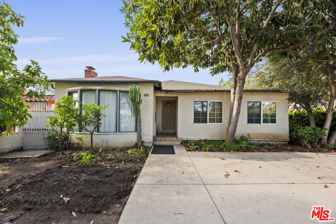 Property Photo:  8860 Horner St  CA 90035 