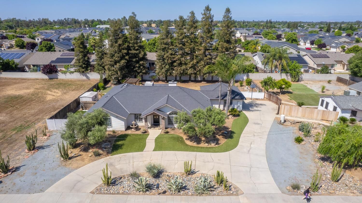 Property Photo: 5358 W Clinton Avenue CA 93722