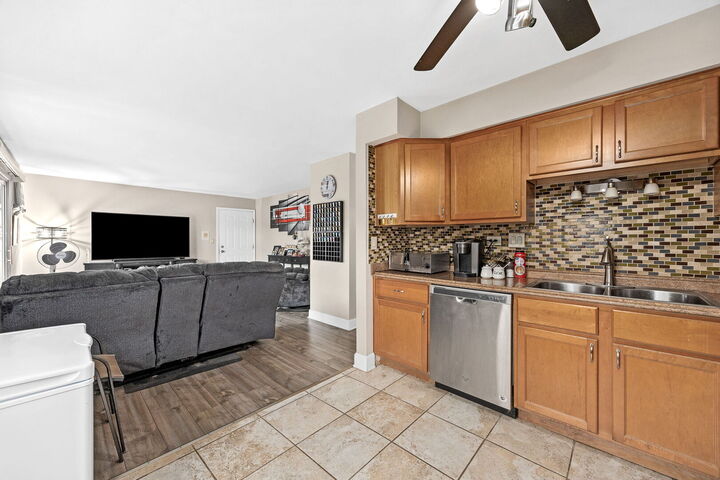 Property Photo: 4809 Engle Road 1C IL 60803