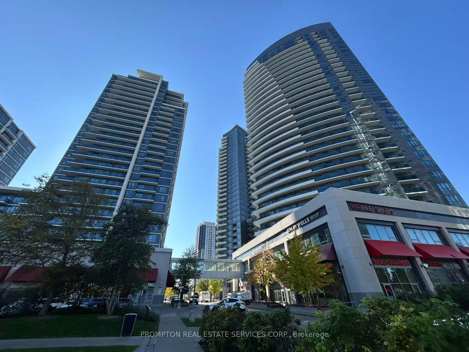 Property Photo:  7171 Yonge Street 2110  ON L3T 0C5 