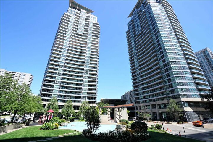 Property Photo:  33 Elm Drive 2207  ON L5B 4M2 