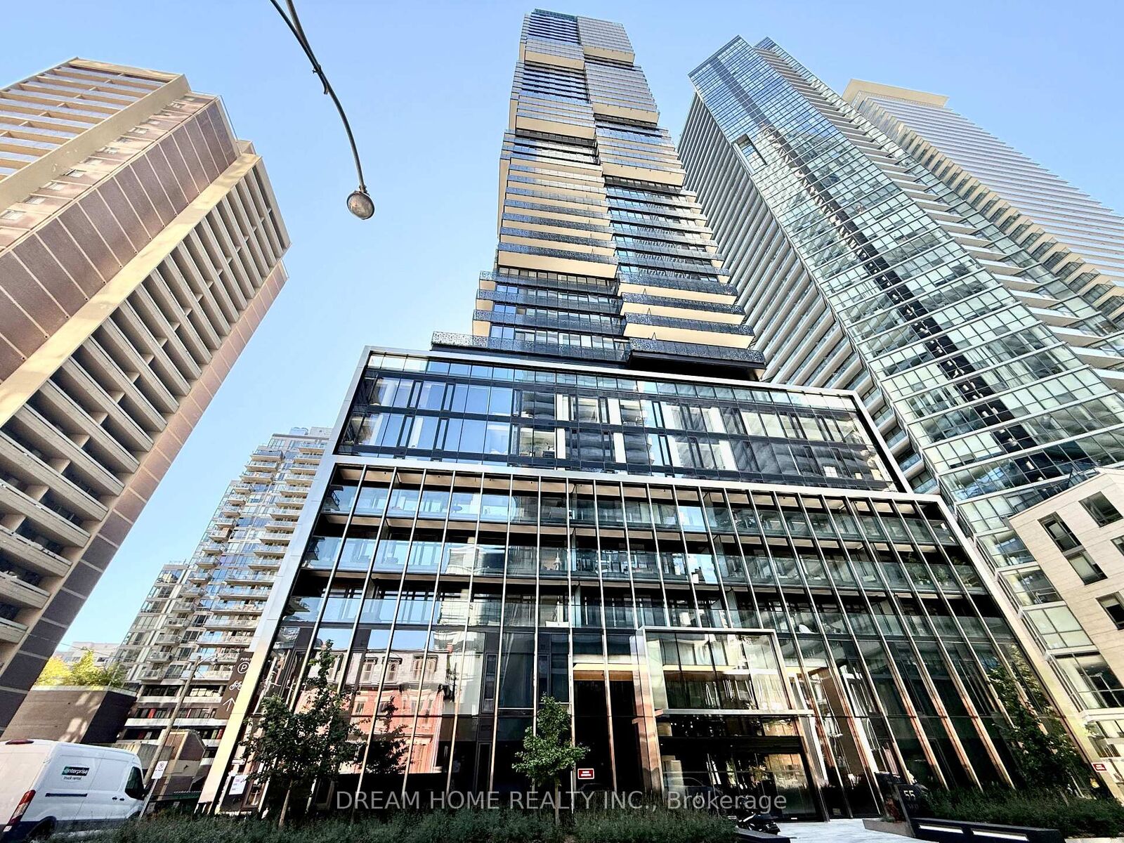 Property Photo:  55 Charles Street E 1413  ON M4Y 0J1 