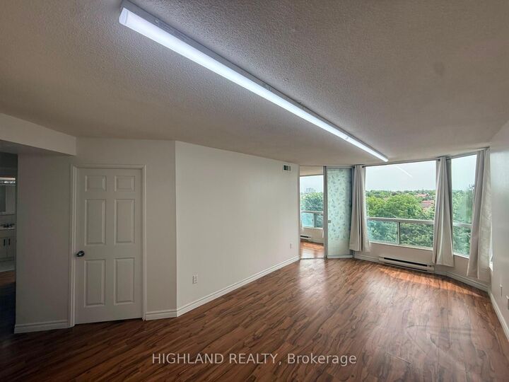 Property Photo:  4470 Tucana Court 412  ON L5R 3K8 