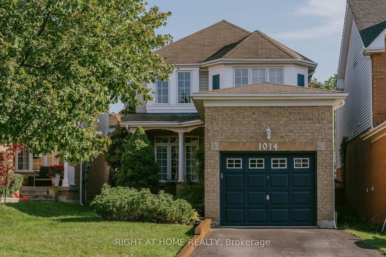 Property Photo:  1014 Summitview Crescent  ON L1K 2K4 