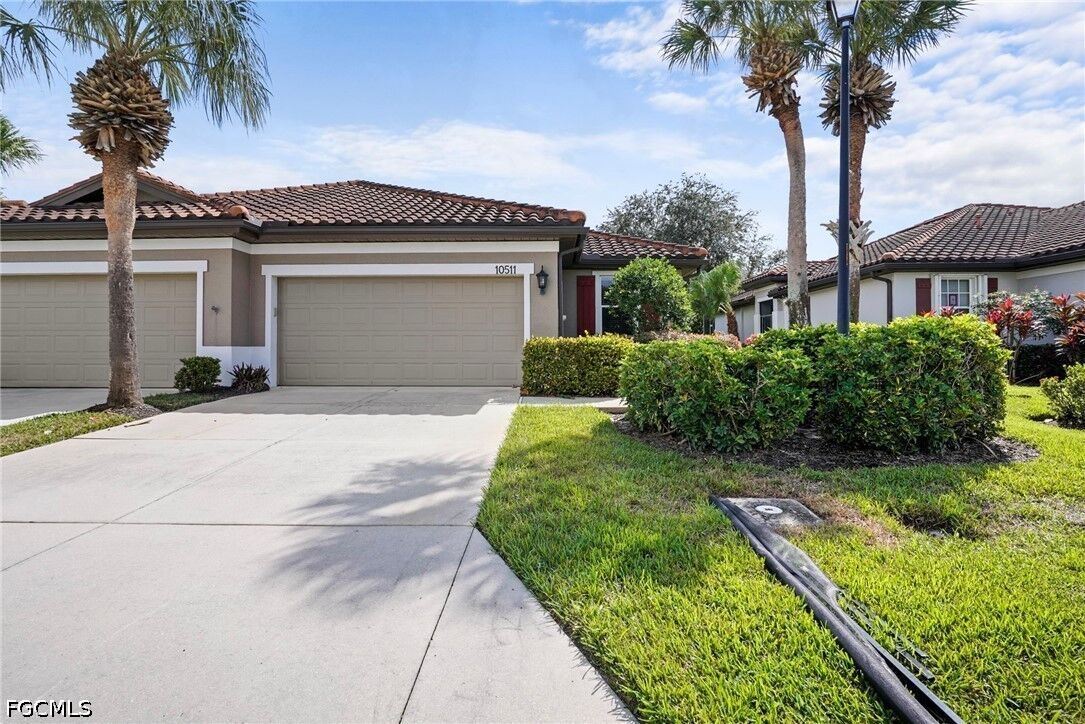 Property Photo:  10511 Diamante Way  FL 33913 