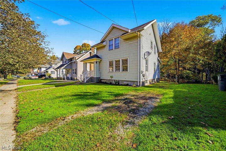 Property Photo:  607 Sumatra Avenue  OH 44305 