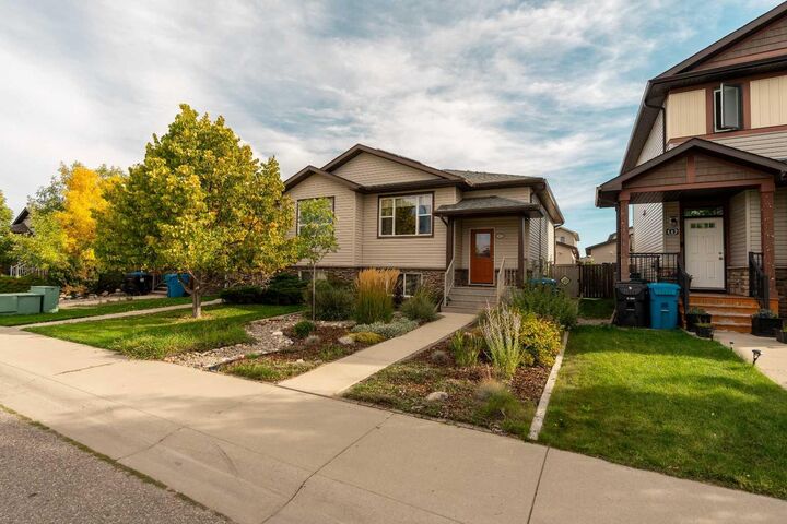 Property Photo: 113 Mt Sundance Crescent W AB T1J 0L4