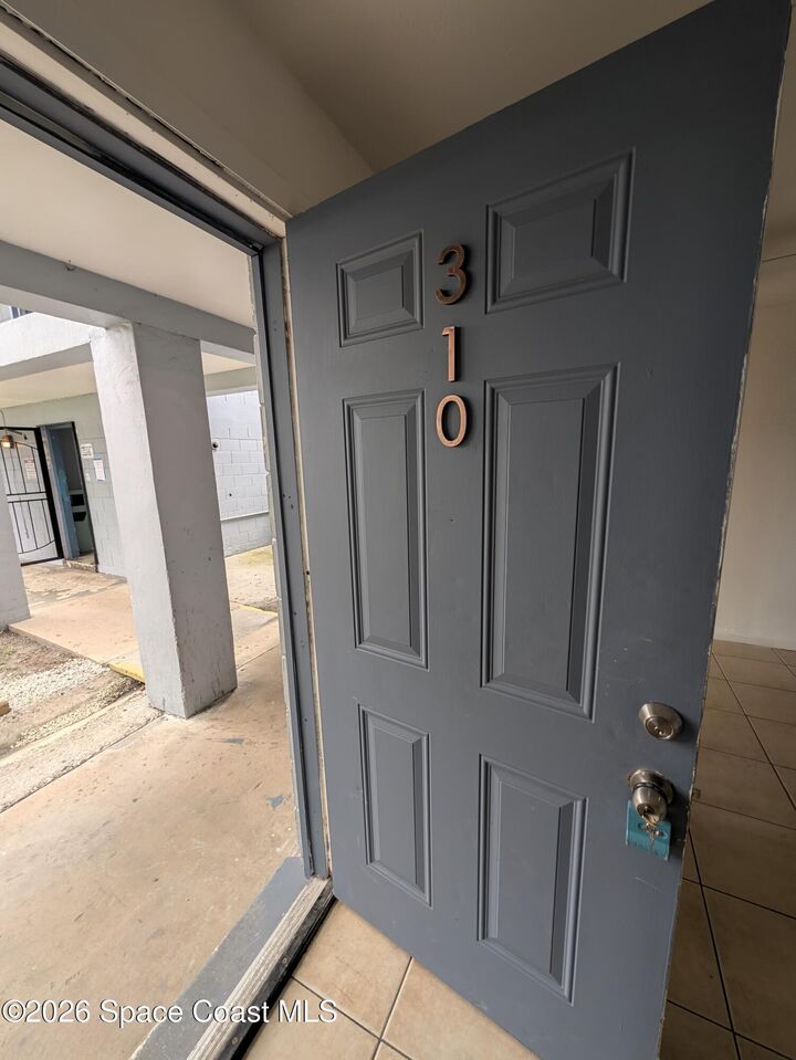 Property Photo:  180 Minna Lane  FL 32953 