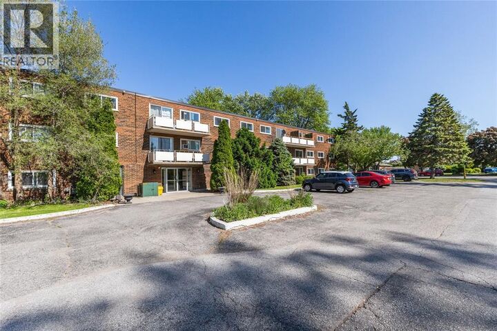 Property Photo:  950 Eastlawn Avenue 10, 22, 29  ON N7S 1X2 