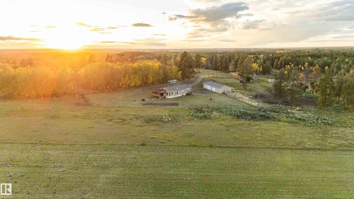 Property Photo:  59531 Range Rd 242  AB T0G 0P0 