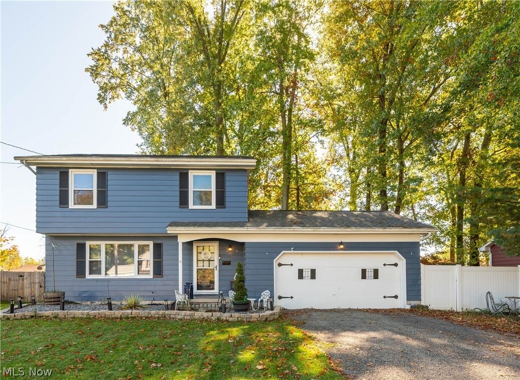 Property Photo: 3939 Nottingham Avenue OH 44511