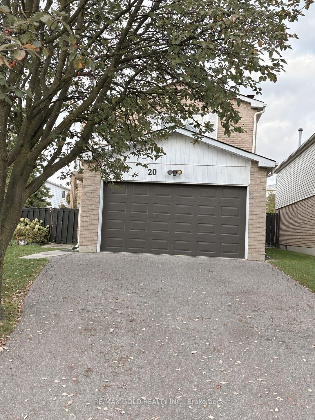 Property Photo:  20 Sifton Place S  ON L6Y 2N8 