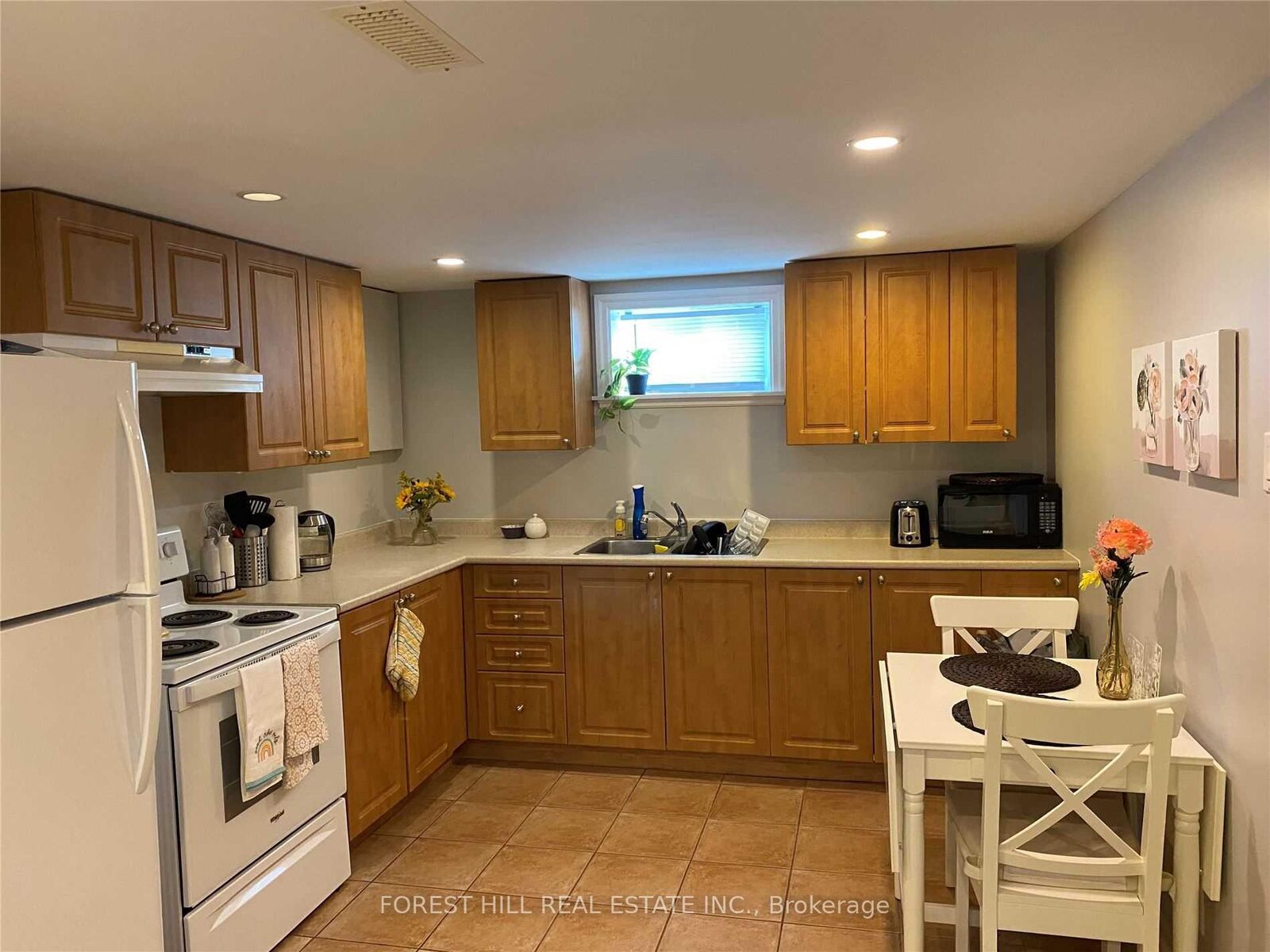 Property Photo:  61 Roxborough Road Lower  ON L3Y 3K8 