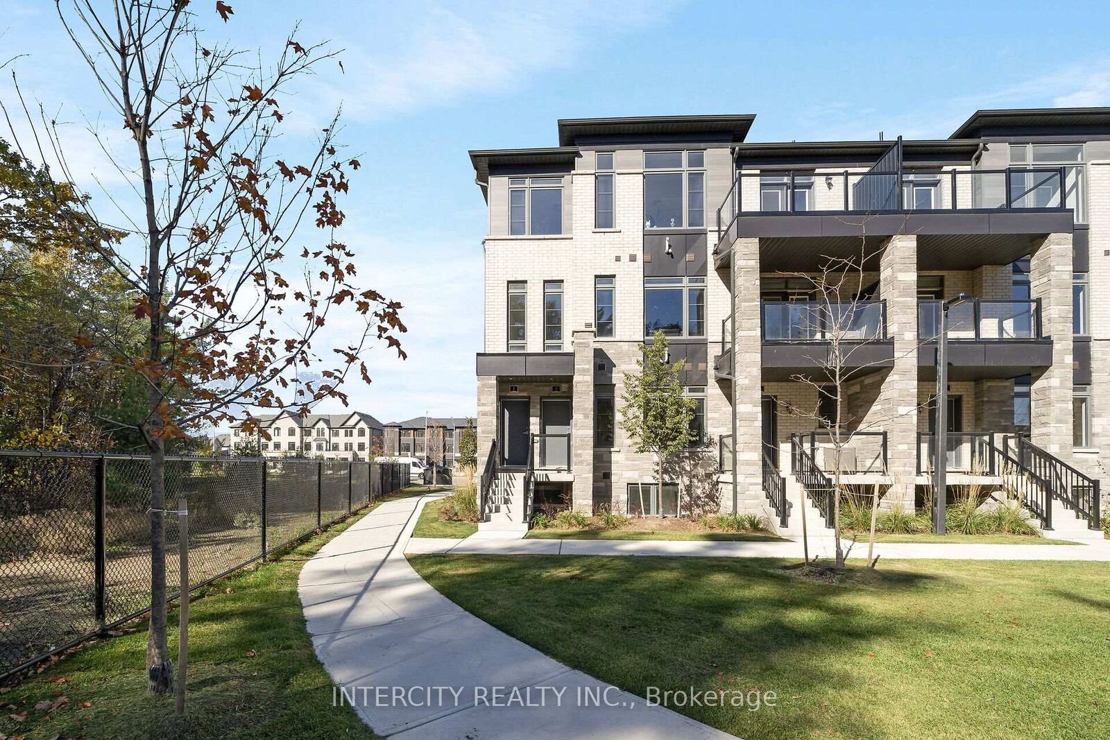 Property Photo:  1 Ambition Way 27Z  ON L7C 4L1 