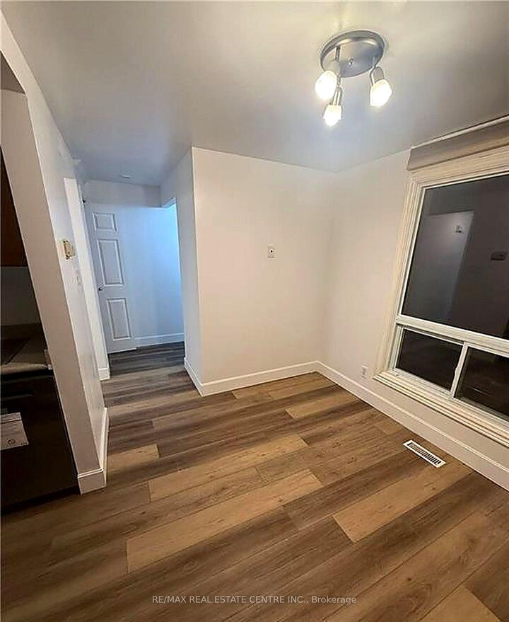Property Photo:  66 Glamis Road 45  ON N1R 6S7 