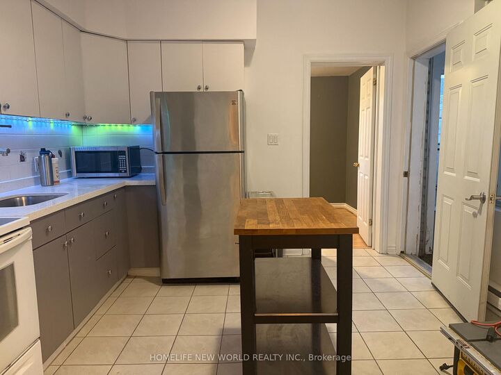 Property Photo:  6 Dublin Street  ON M6H 1J3 