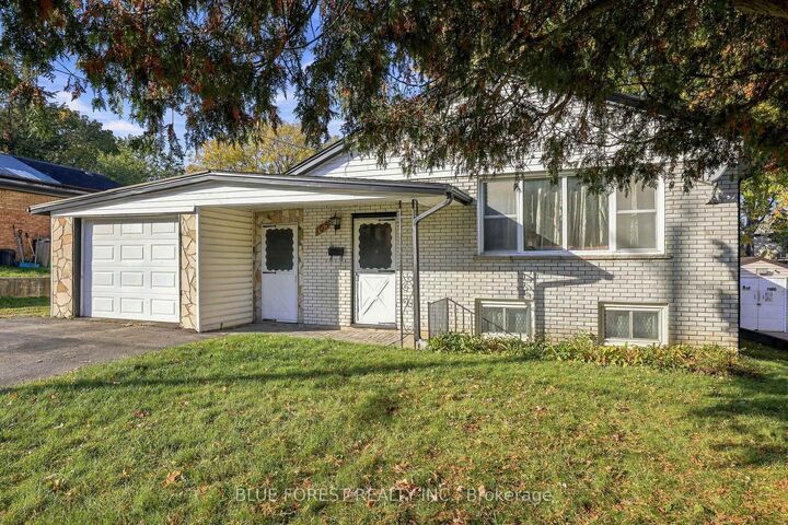Property Photo:  105 Chesterfield Avenue  ON N5Z 3M9 