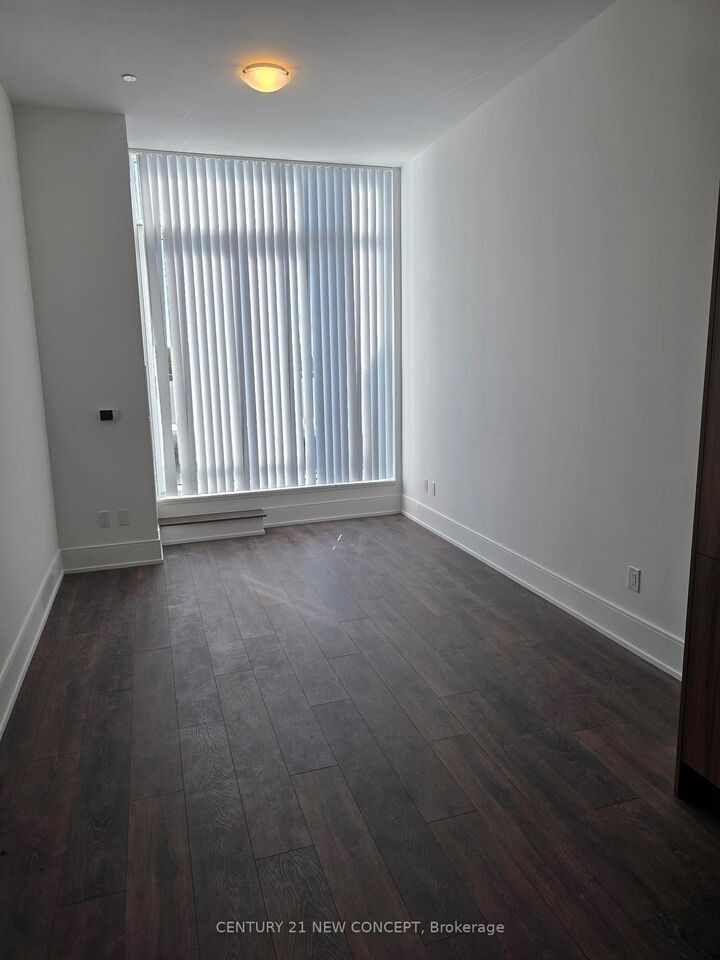 Property Photo:  2450 Bloor Street W 215  ON M6S 0A9 