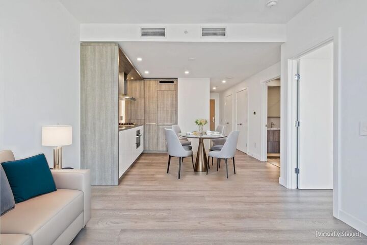 Property Photo:  1441 Johnston Road 1002  BC V4B 3Z4 