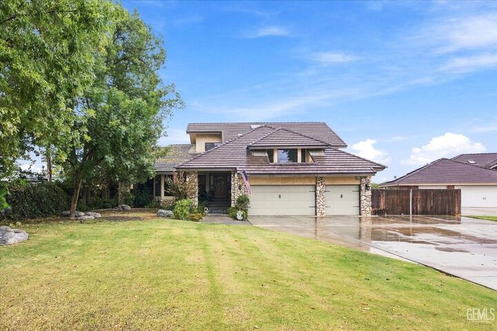Property Photo: 6600 Audene Way CA 93308