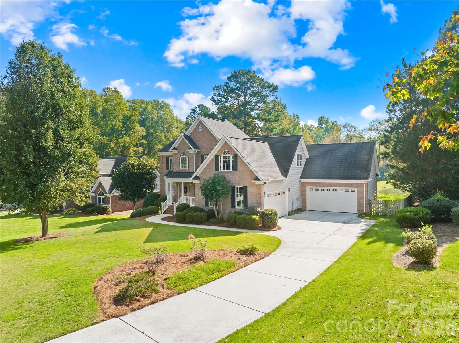 Property Photo:  1410 Pine Needle Lane  NC 28115 