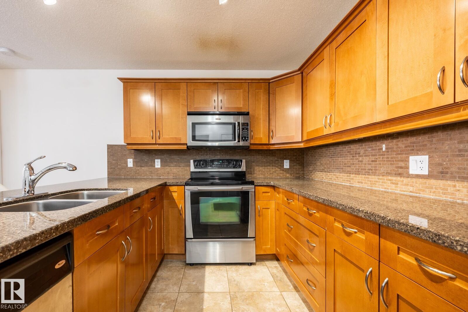 Property Photo:  400 Palisades Way 207  AB T8H 0H4 