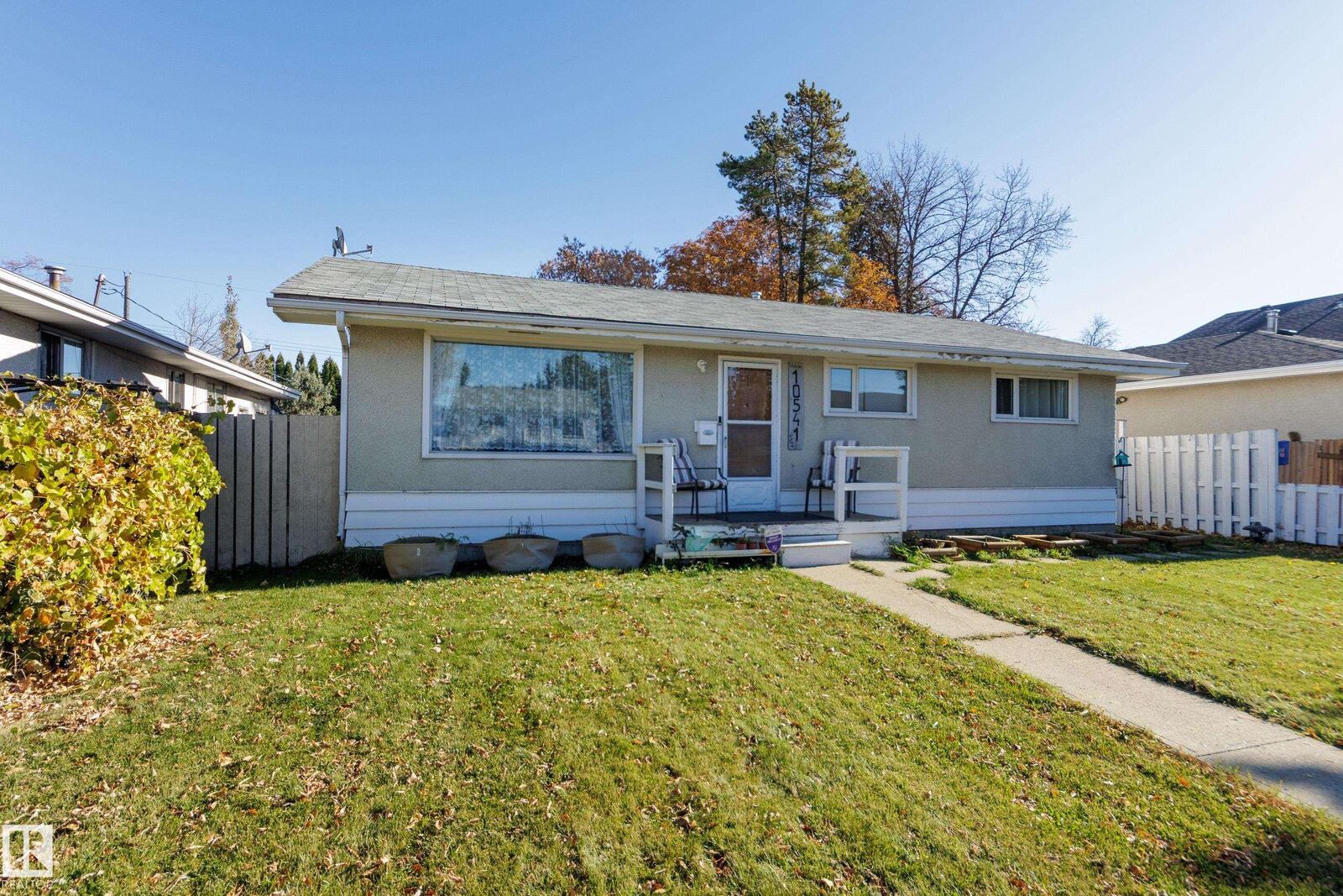 Property Photo:  10541 153 Street NW  AB T5P 2C2 