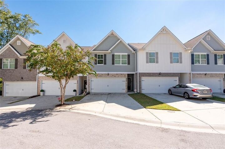 Property Photo: 3686 Abbey Way GA 30507