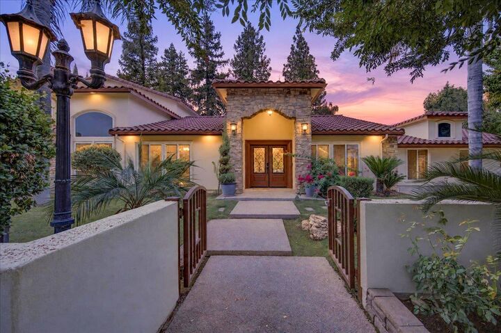Property Photo:  2510 W San Ramon Avenue  CA 93711 