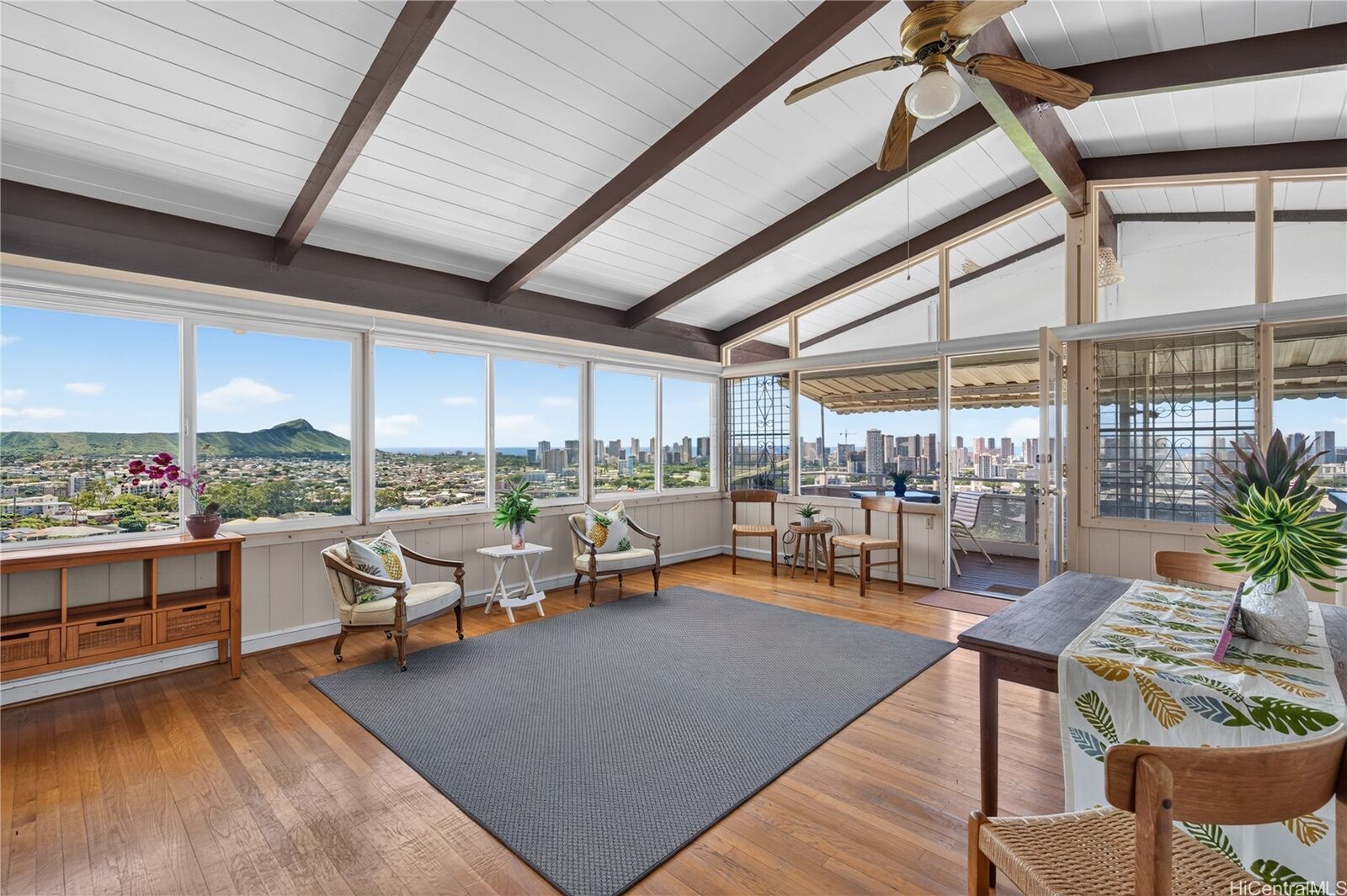 Property Photo:  2908 Robert Place  HI 96816 