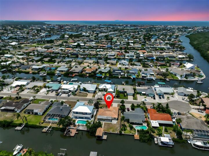 Property Photo:  6523 King Palm Way  FL 33572 