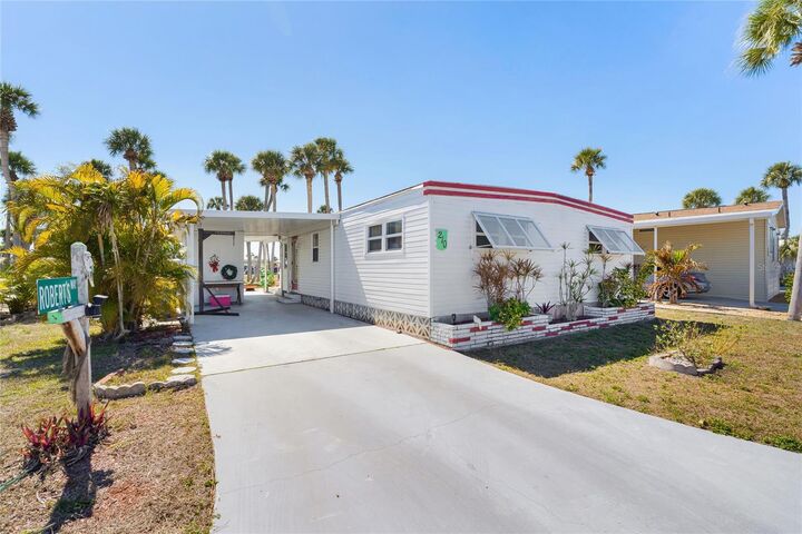 Property Photo: 210 Roma Road FL 34285