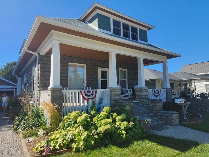 Property Photo:  1404 S Warner Street  MI 48706 