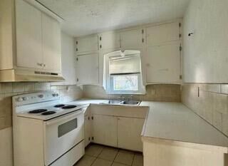 Property Photo:  148 East Menefee  TX 75901 