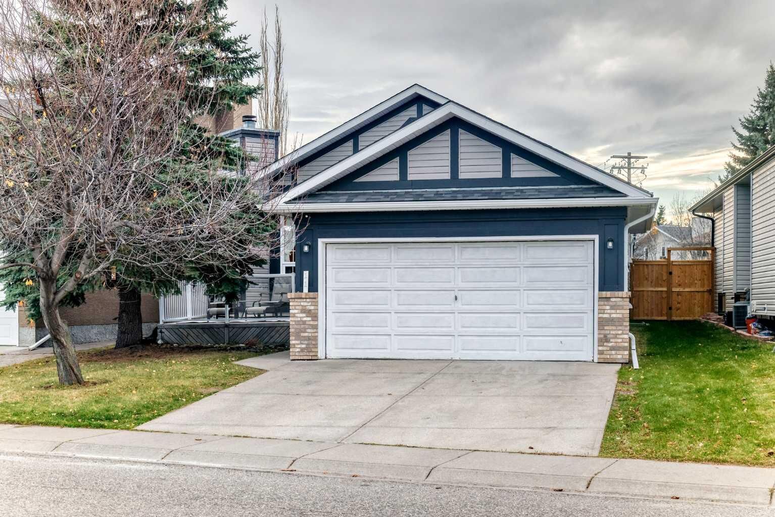 Property Photo:  11 Shawbrooke Circle SW  AB T2Y 2Y4 