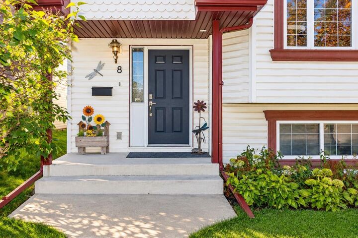 Property Photo: 8 Daines Avenue AB T4R 2W2
