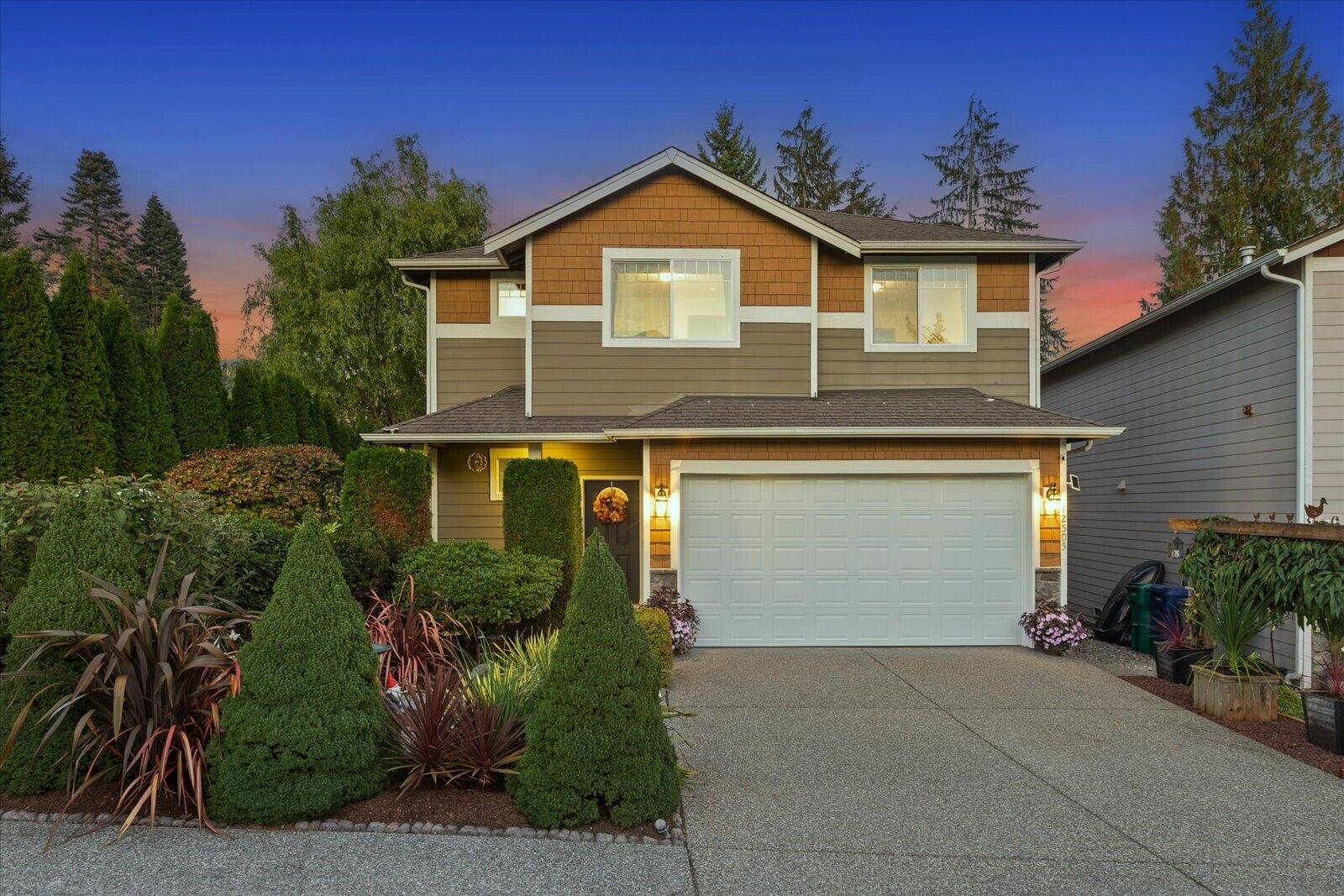 Property Photo: 12505 28th Avenue W WA 98204