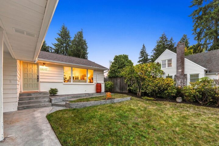 Property Photo:  13047  31st Avenue NE  WA 98125 