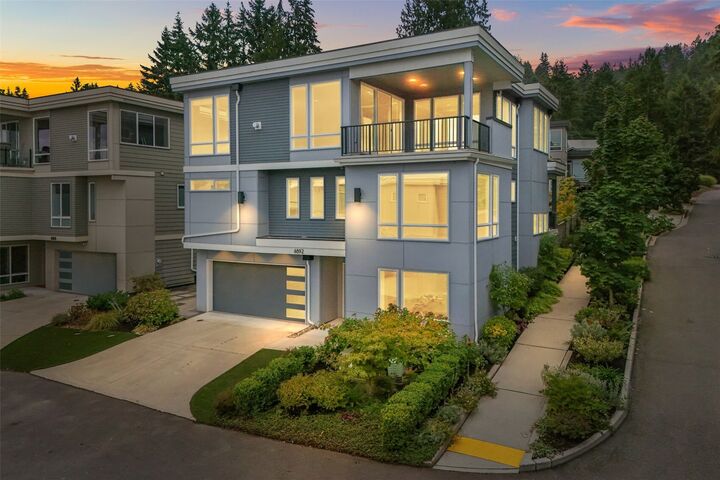 Property Photo: 4892 194th Avenue SE WA 98027