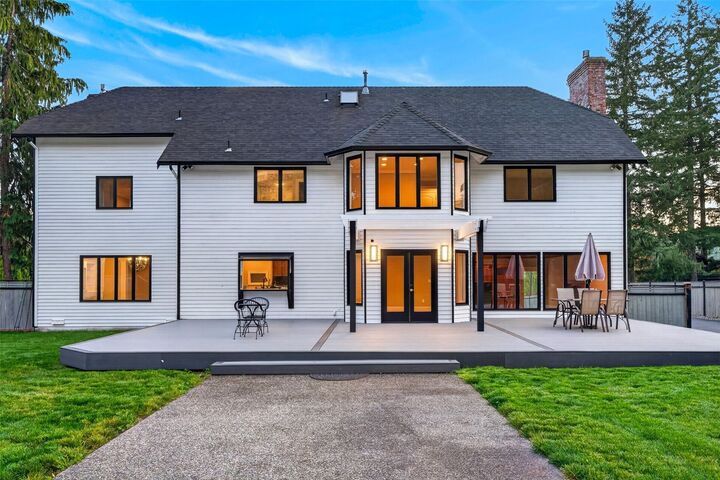 Property Photo:  21620 SE May Valley Road  WA 98027 