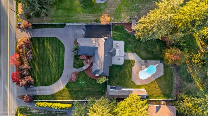 Property Photo:  21620 SE May Valley Road  WA 98027 