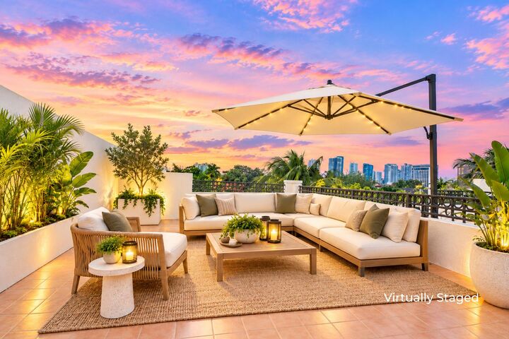 Property Photo:  612 SW 10th Street  FL 33315 